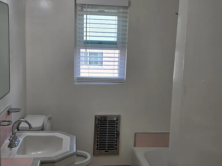 4830 Coliseum St #8 — Photo 12