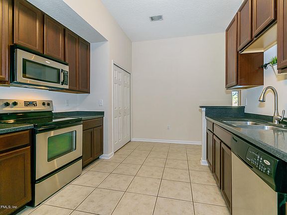 4th image of 13835 Herons Landing Way APT 1