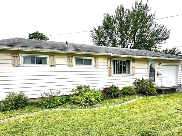 32 Cotty Dr, East Syracuse, NY 13057