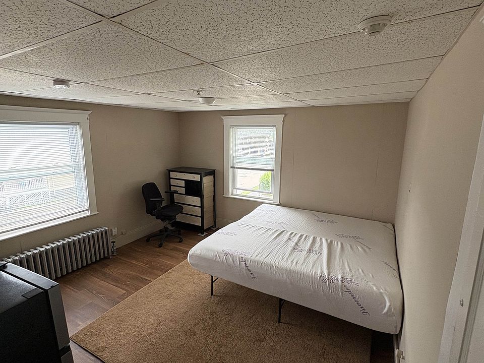 1st image of 10 Edgewood Cir #1C