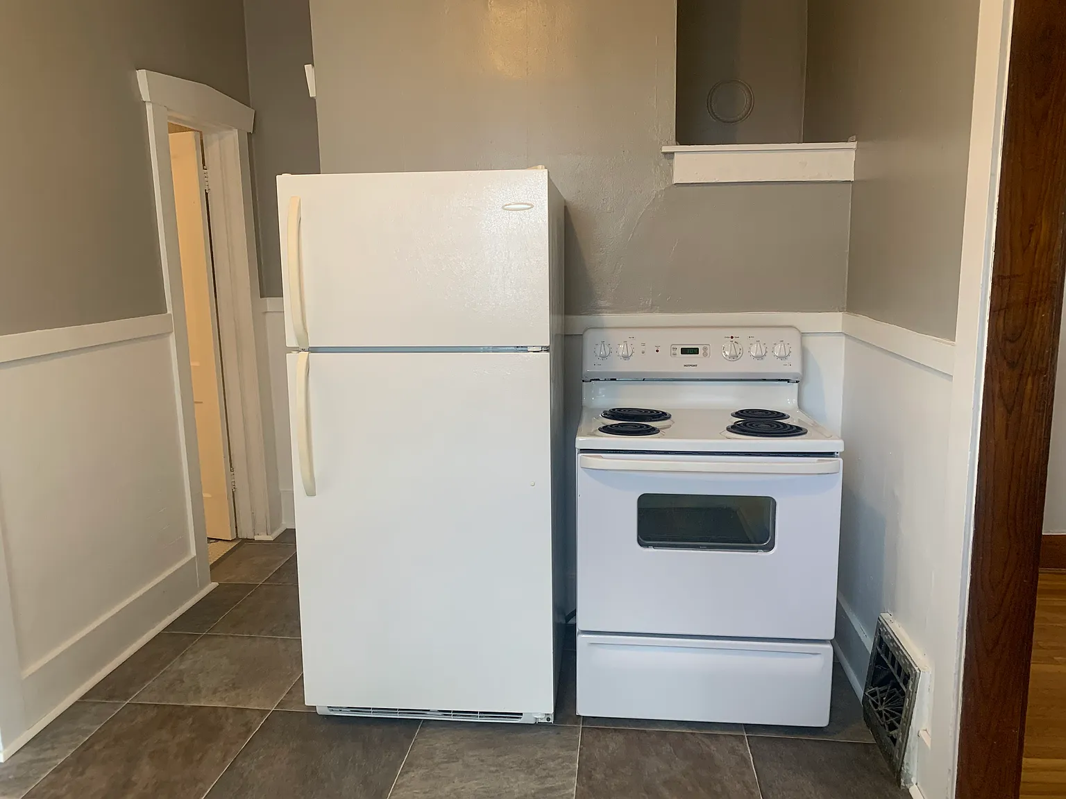 1 bed, 825 sqft, $1,050 — Photo 3