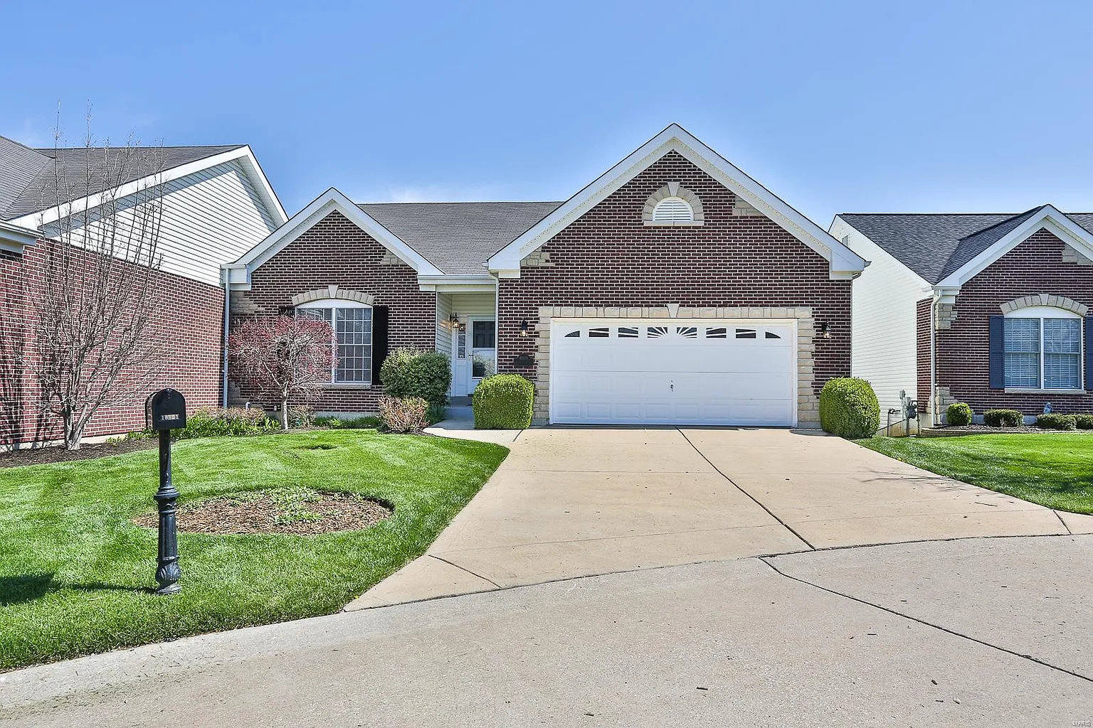 10121 Allington Dr photo 1