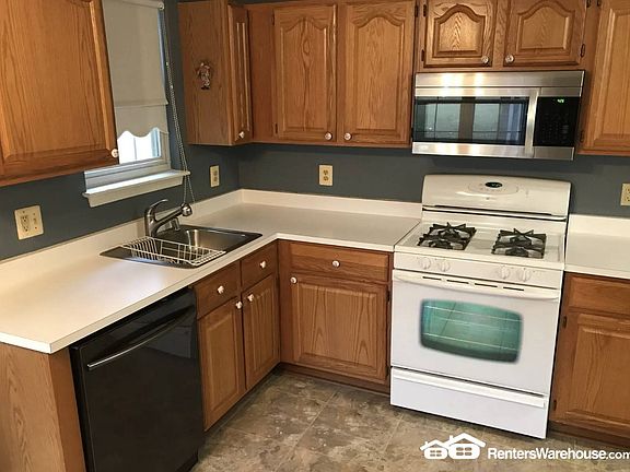 2nd image of 1303 Sheridan Pl Unit B