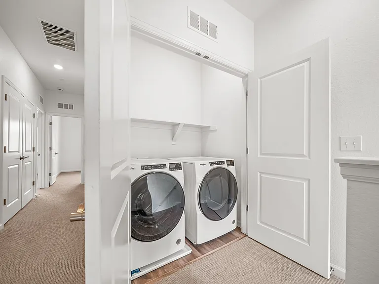 475 Millwall Cir — Photo 34