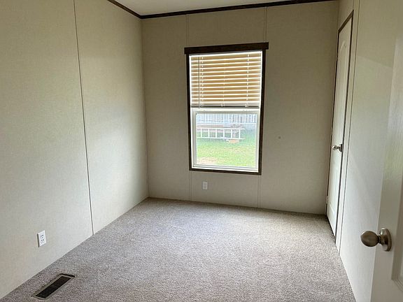 5th image of 803 Austin Way
