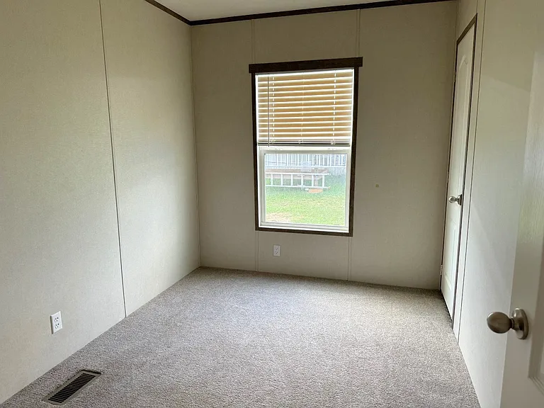 803 Austin Way — Photo 4