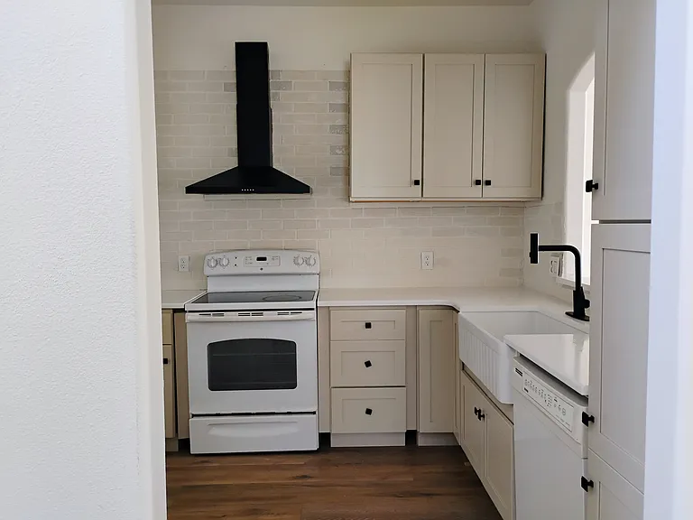 Canna Lily Dr — Photo 10