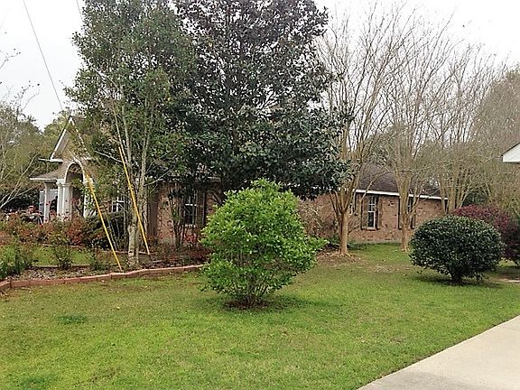 915 Hide Away Lake Lane 