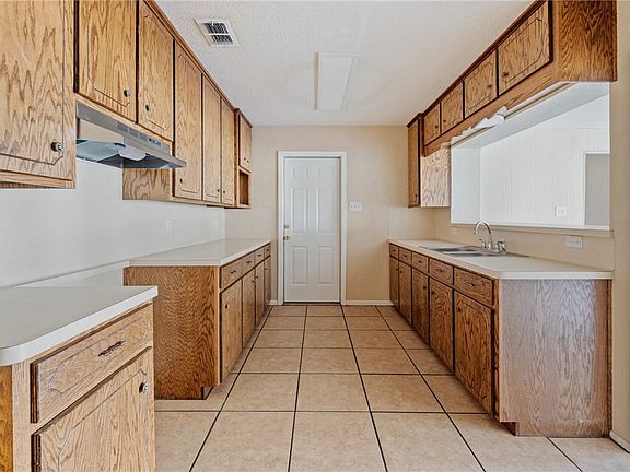 3rd image of 1806 Loritte Drive