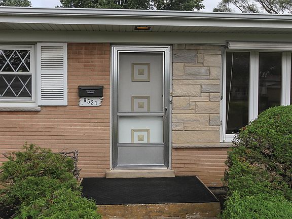 2nd image of 9521 Oriole Ave