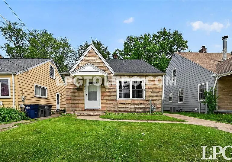 4406 Asbury Dr — Photo 1