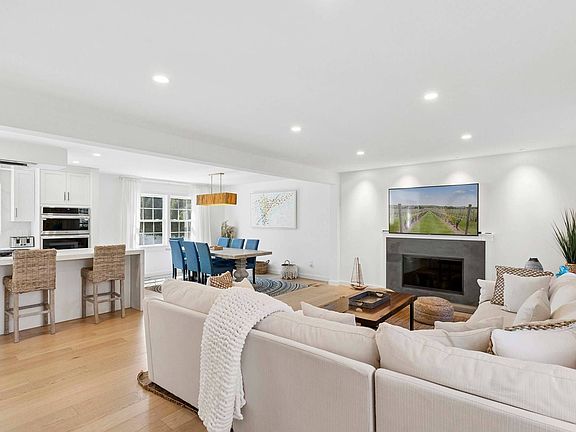 4th image of 28 Dundee Ln