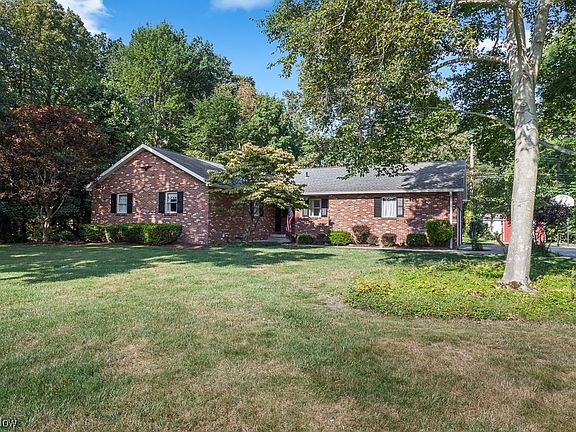 4th image of 2831 Belleflower Dr