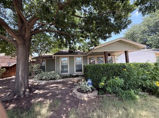 4113 Barksdale Ct, Dallas, TX 75211