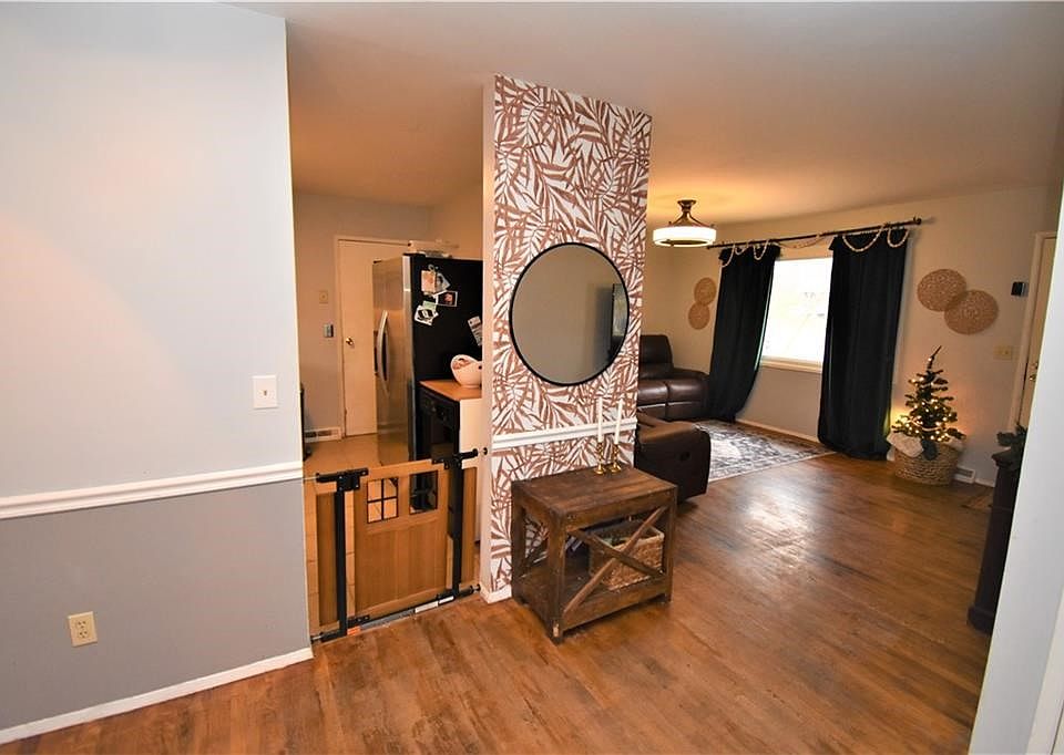 1st image of 5359 N Richmond Ave