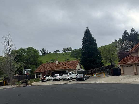 2nd image of 836 Swindon Ct