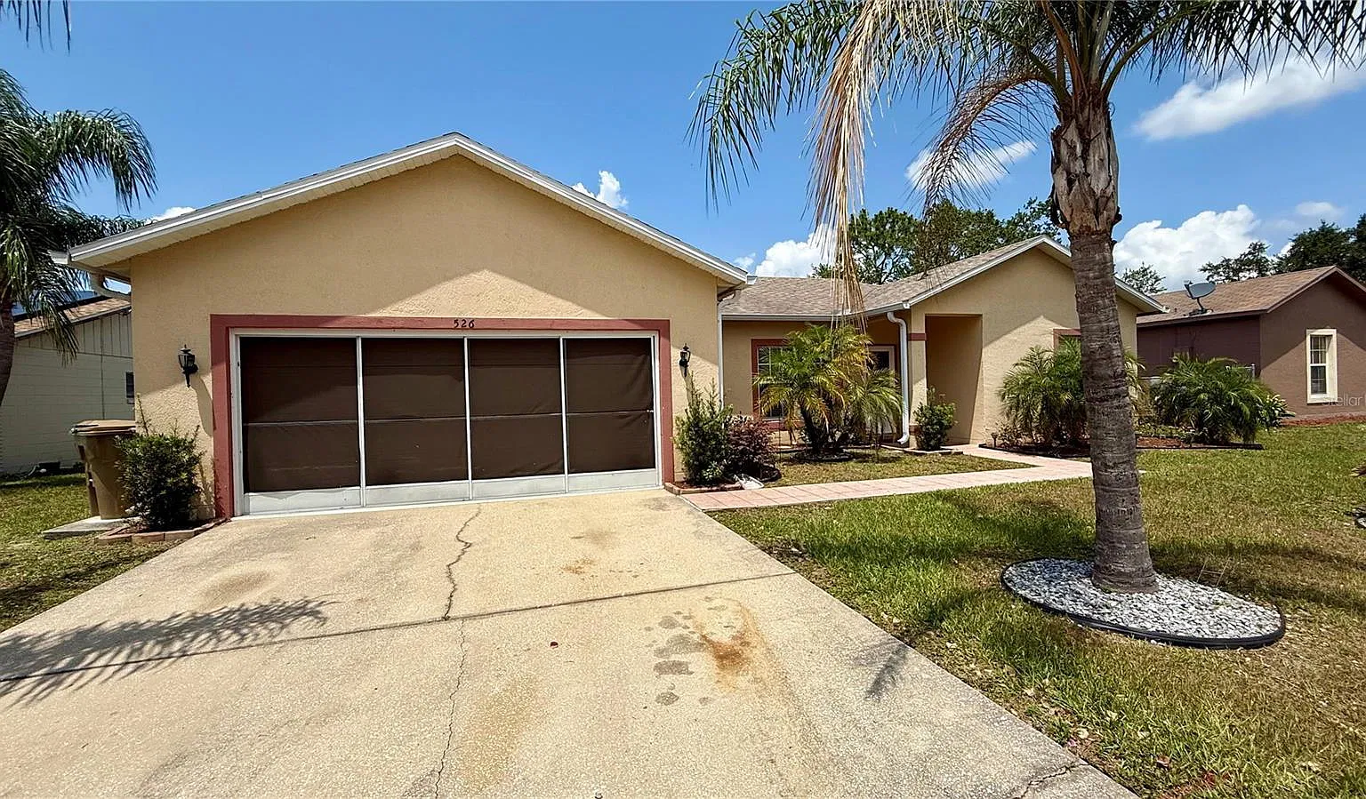 3 bed, 2.0 bath, 2106 sqft, $1,600 — Photo 2