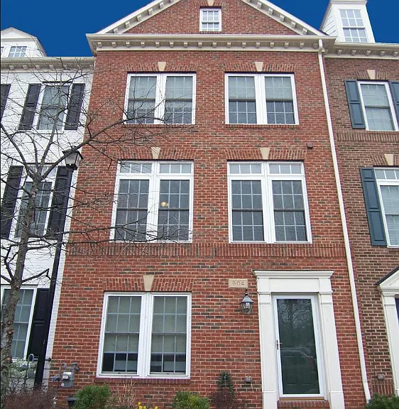 804 W Glebe Rd — Photo 1