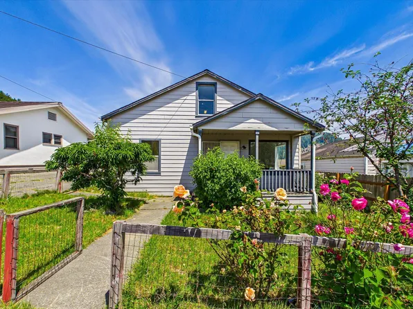 180 Cedar St, Rio Dell, CA 95562