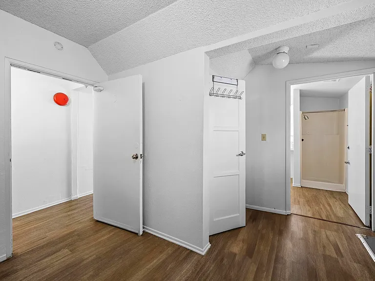 2335 Portland St — Photo 20