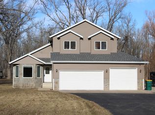 10041 Hogue Rd, Bismarck, ND 58503