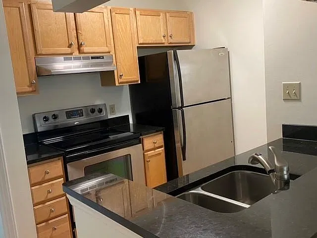 1 bed, 557 sqft, $1,600 — Photo 3