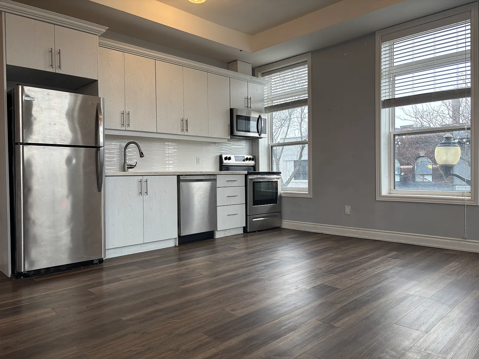 302 James St N #201 photo 1