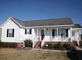 3708 Hillcrest Dr, Lumberton, NC 28358