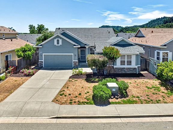 2nd image of 445 Muscat Drive