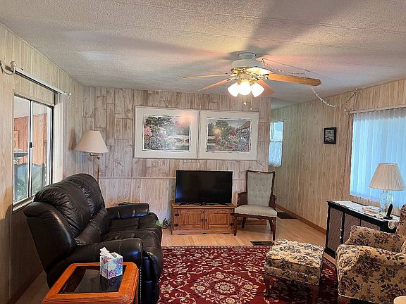 5th image of 3950 Southgate Dr