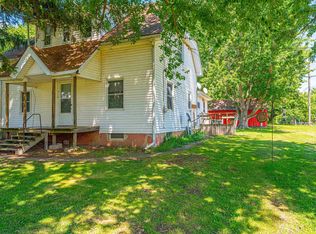 710 S Cedar St, Delavan, IL 61734