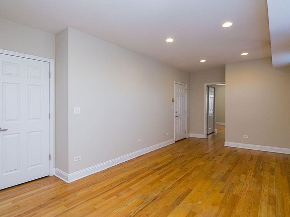 5th image of 6503 N Claremont Ave
