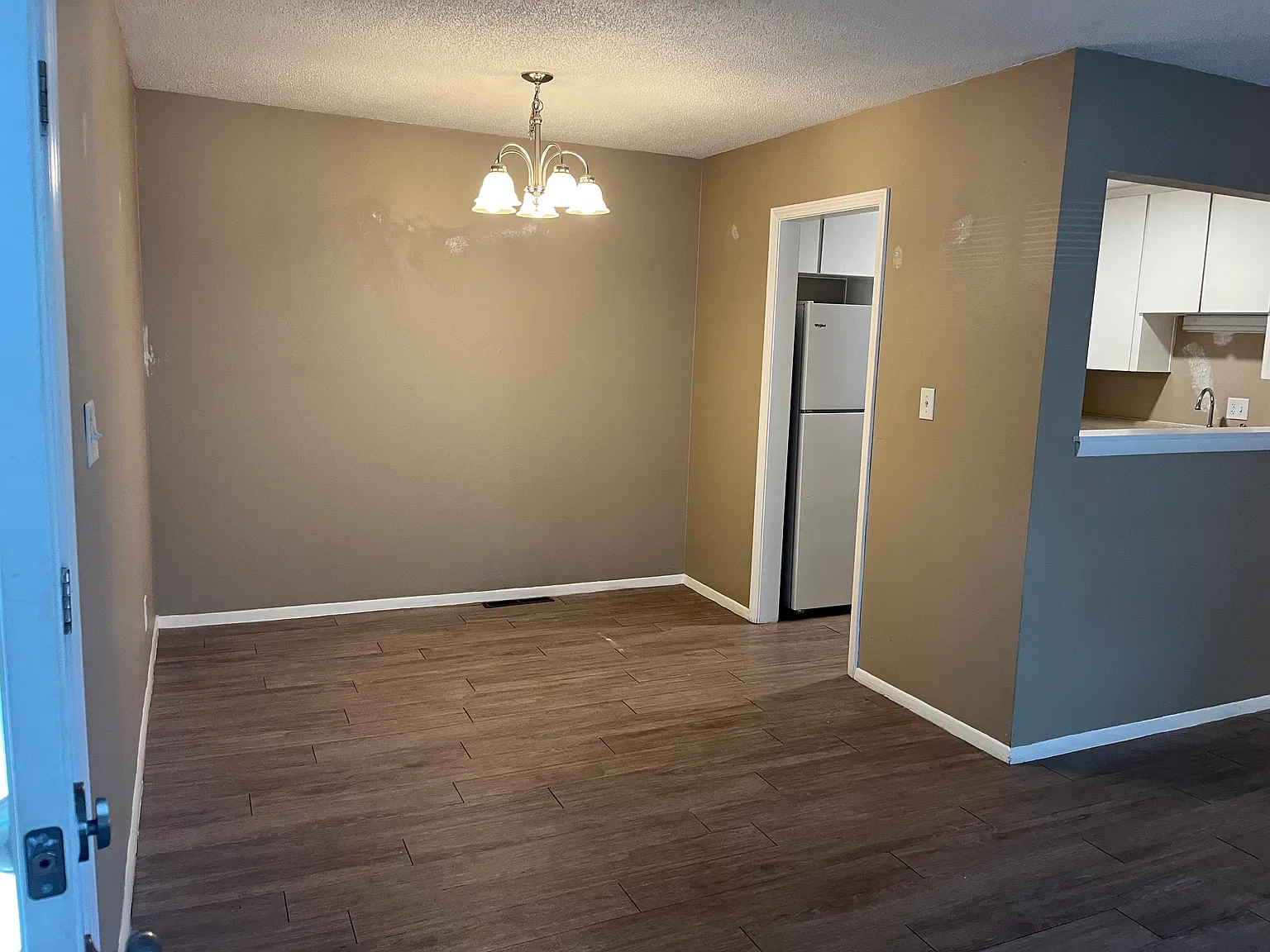 8325 Grandview Ln — Photo 4