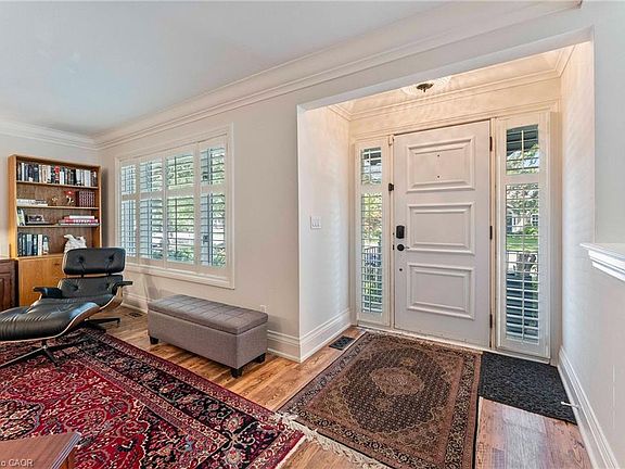 4th image of 380 Watson Ave