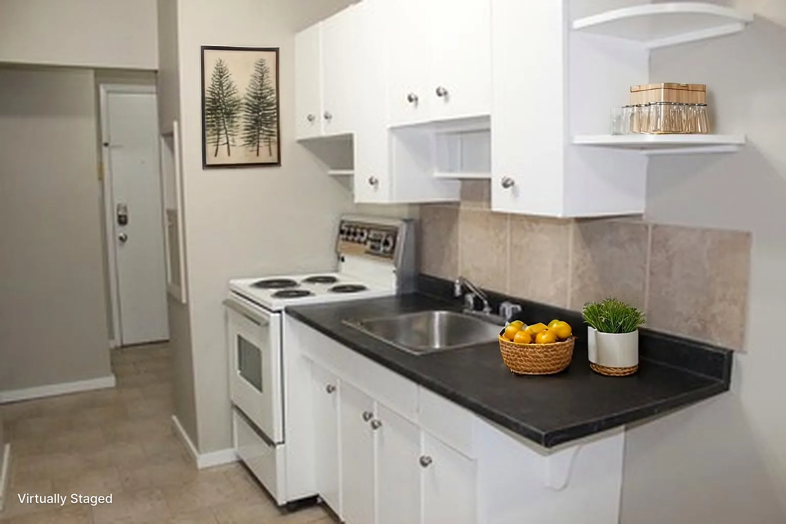 Julia Place Apartments — Photo 4