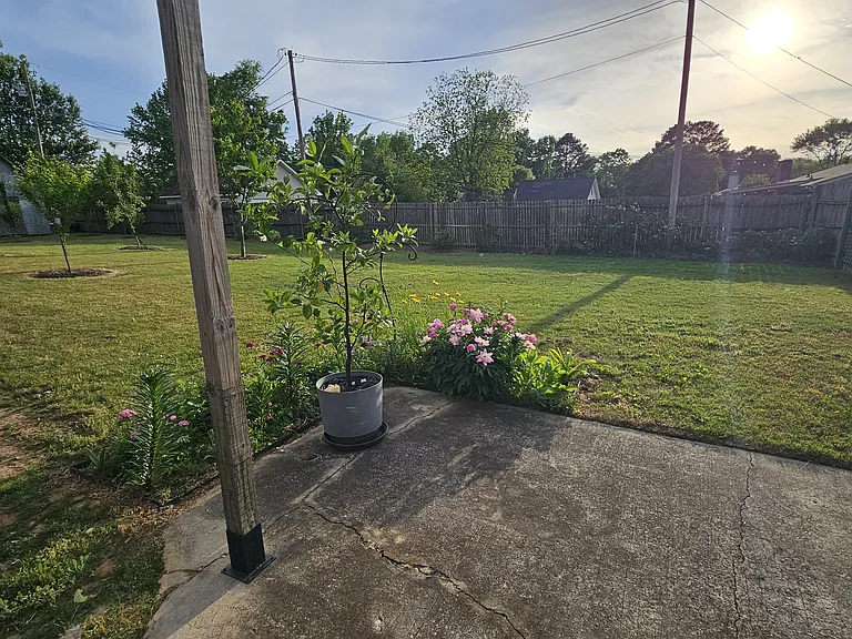 156 Davis Ln — Photo 2