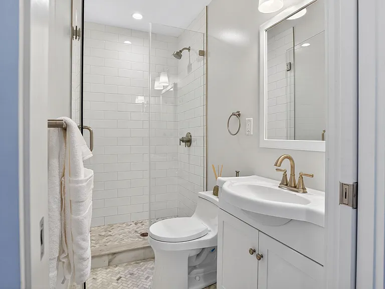 319 Forest Hills St #2 — Photo 22