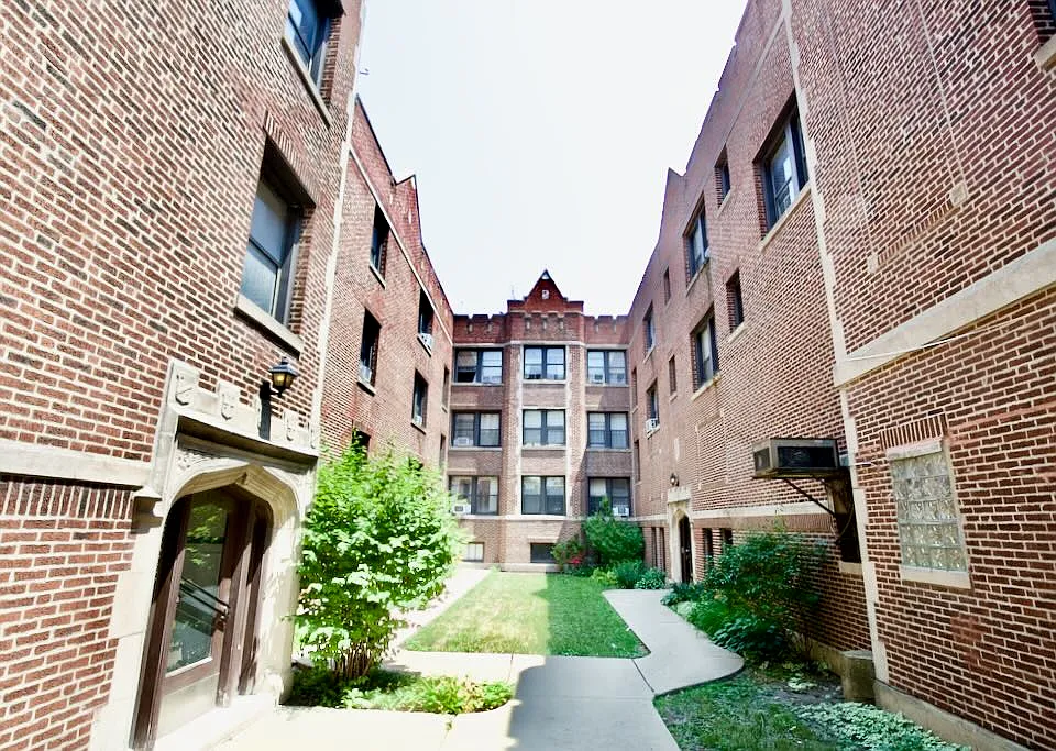 3121 N Hamlin Ave #M3