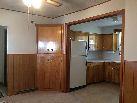 5th image of 1032 W Tuscarawas Ave