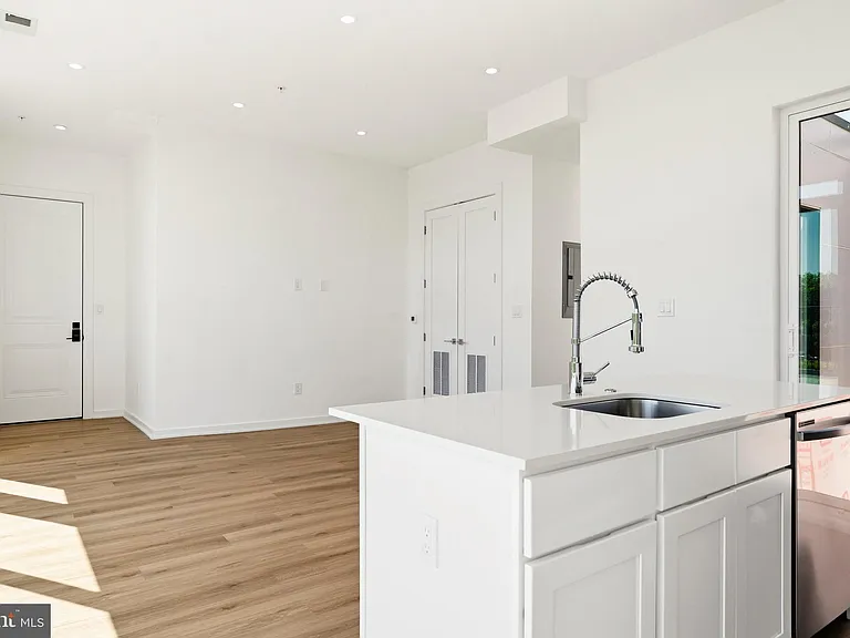 710 Kennedy St NW #30 — Photo 9