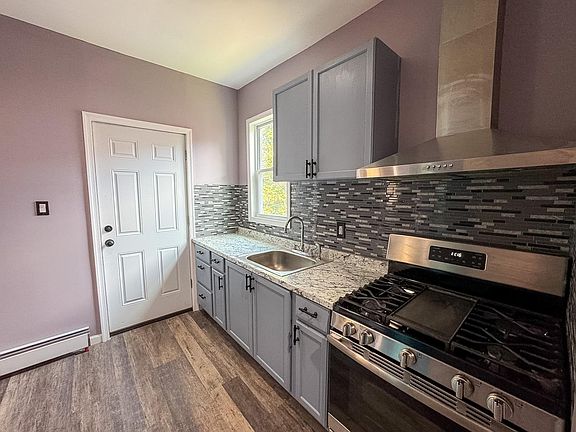4th image of 354 N Main St APT 2