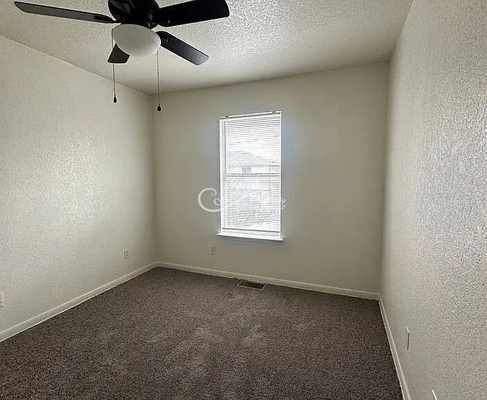 2806 Leroy Cir #B — Photo 3