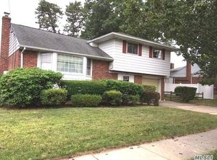 334 N Idaho Ave, North Massapequa, NY 11758