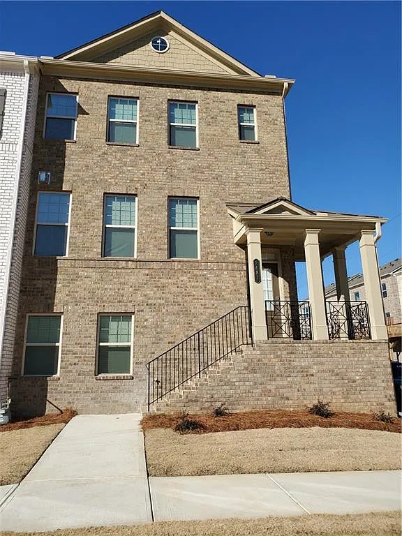 3 bed, 3.5 bath, 2160 sqft, $3,400 — Photo 2