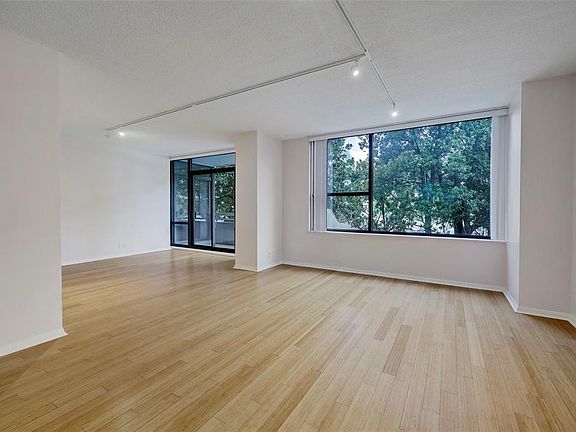 2nd image of 14 Greenway Plz Unit 2L