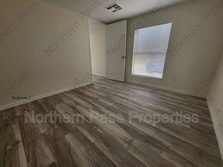 7143 N Loop Dr #E — Photo 9