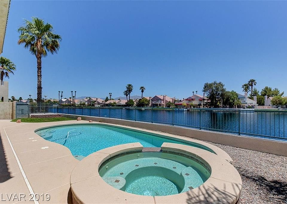 1st image of 2808 Lakecrest Dr