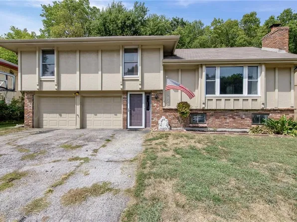 5026 NW Woody Creek Ln, Kansas City, MO 64151