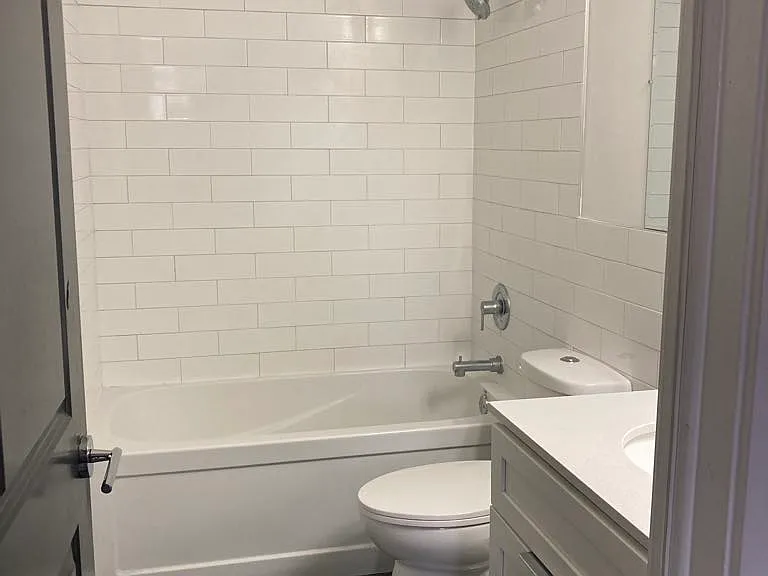 190 Oakdene Ave #110 — Photo 12
