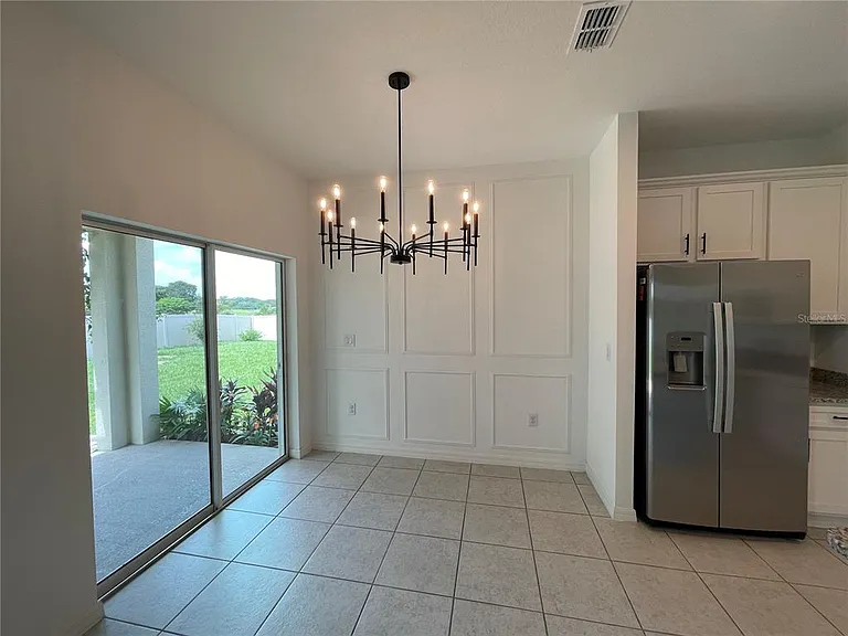 689 Crown Rose Dr — Photo 25